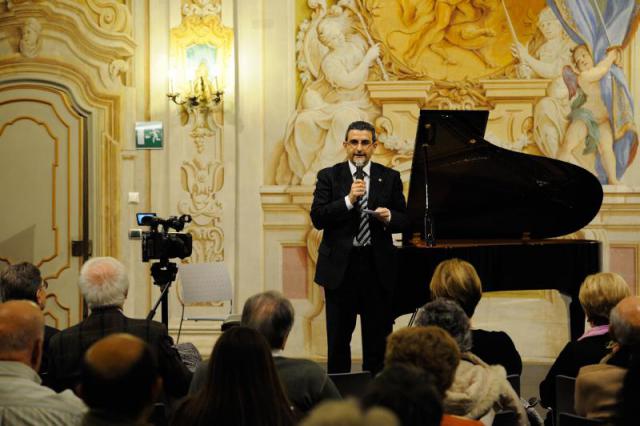 il M° Francesco Marino presso la Biblioteca Civica "Andrea Della Corte" di Torino